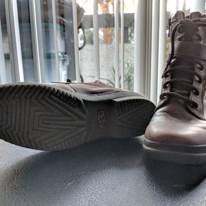 UGG Kesey Boots-Chestnut color, wool lined, size 7